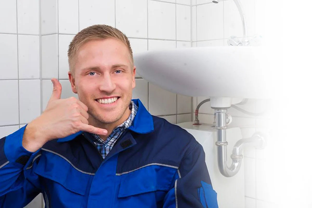 Plombier joignable par téléphone pour une urgence dégât des eaux